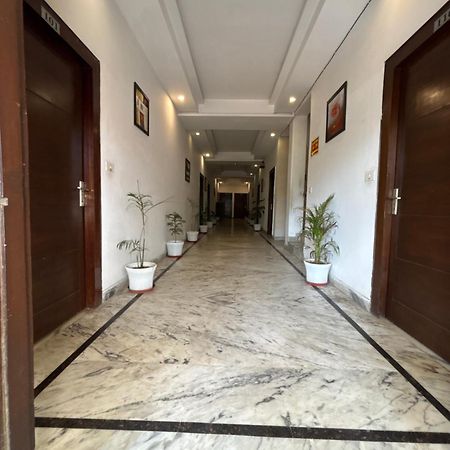 Hotel Tara Palace By Goyal Hoteliers Agra  Extérieur photo