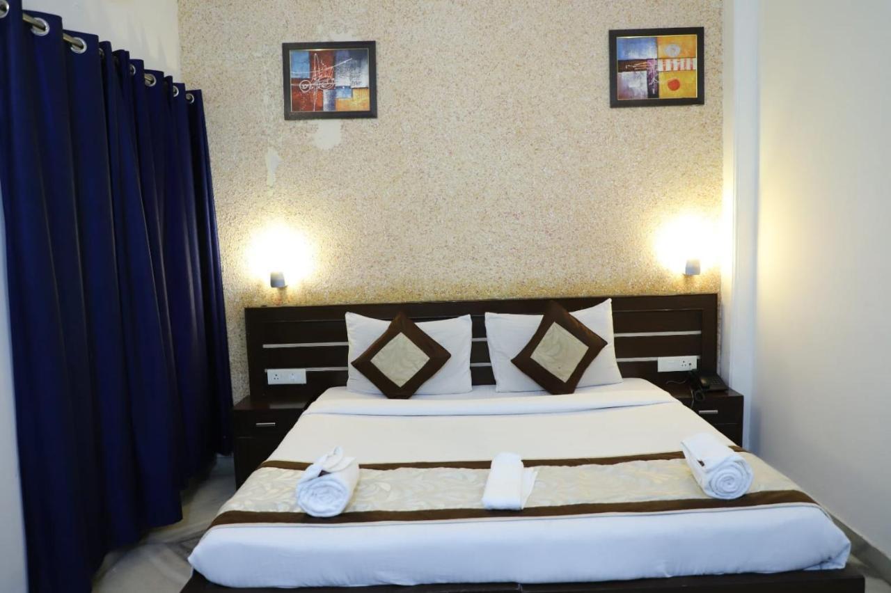 Hotel Tara Palace By Goyal Hoteliers Agra  Extérieur photo