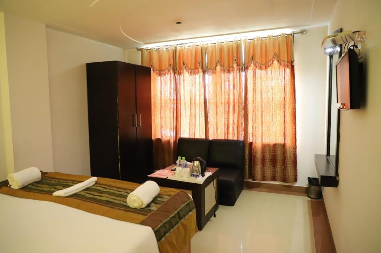 Hotel Tara Palace By Goyal Hoteliers Agra  Extérieur photo
