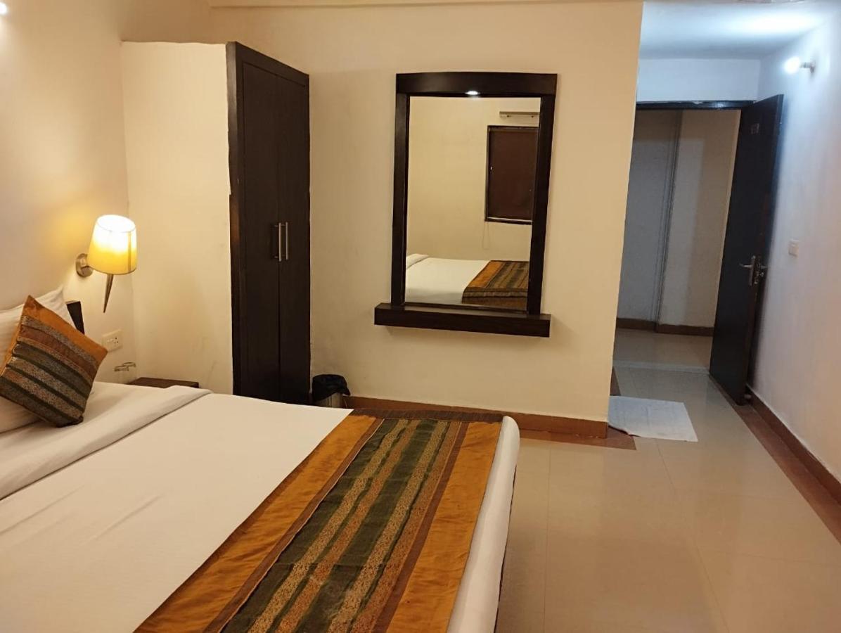Hotel Tara Palace By Goyal Hoteliers Agra  Extérieur photo