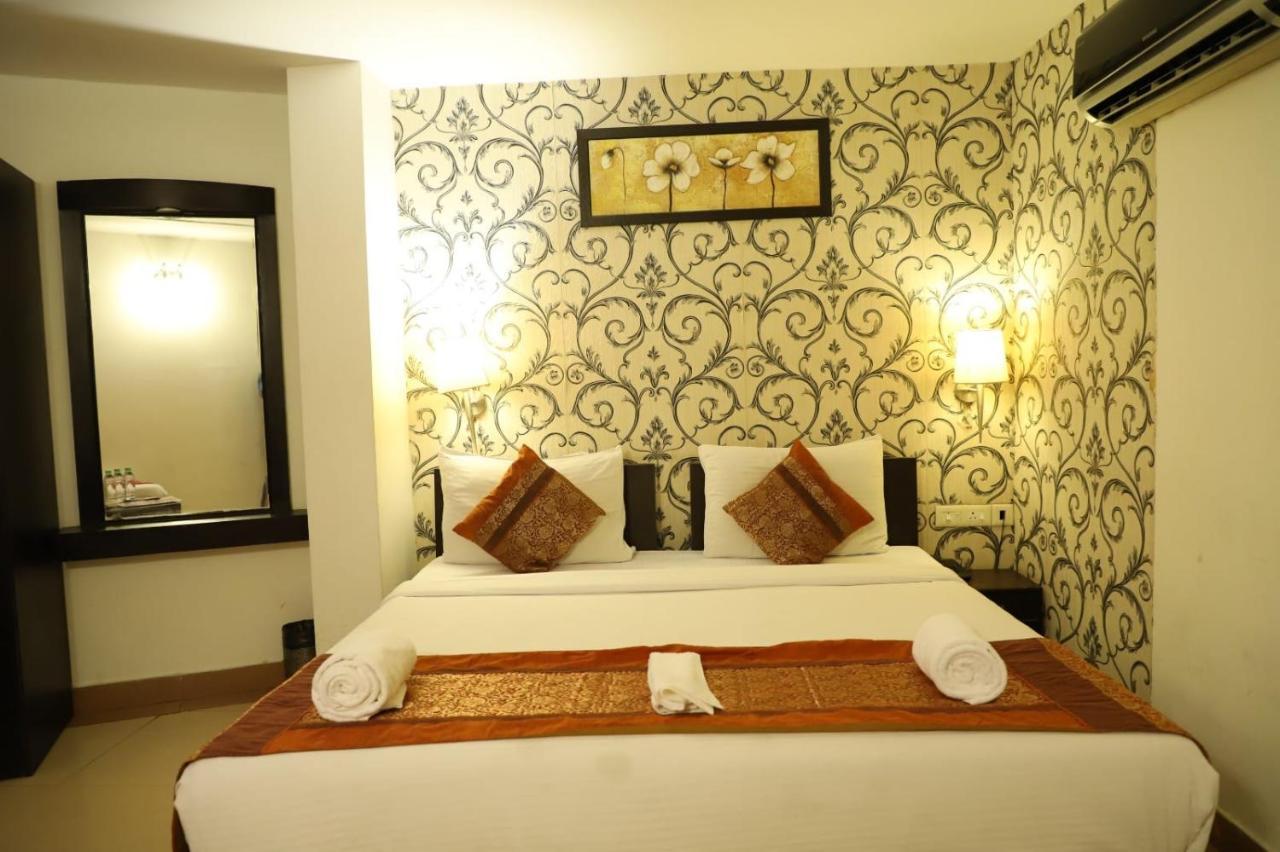 Hotel Tara Palace By Goyal Hoteliers Agra  Extérieur photo