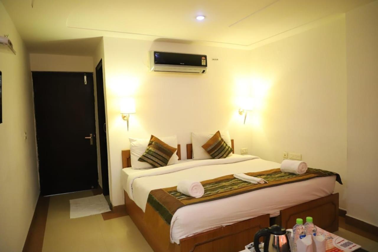 Hotel Tara Palace By Goyal Hoteliers Agra  Extérieur photo